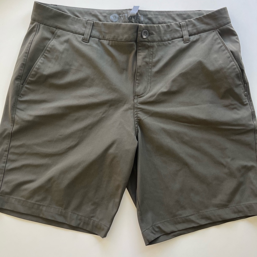 Vuori Men's Olive Flat Front Shorts